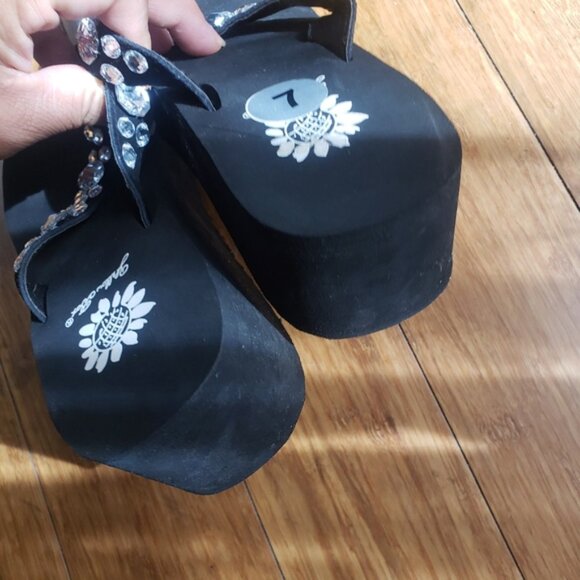 Bla k Rhinestone Embellished Flip Flops - Picture 6 of 8